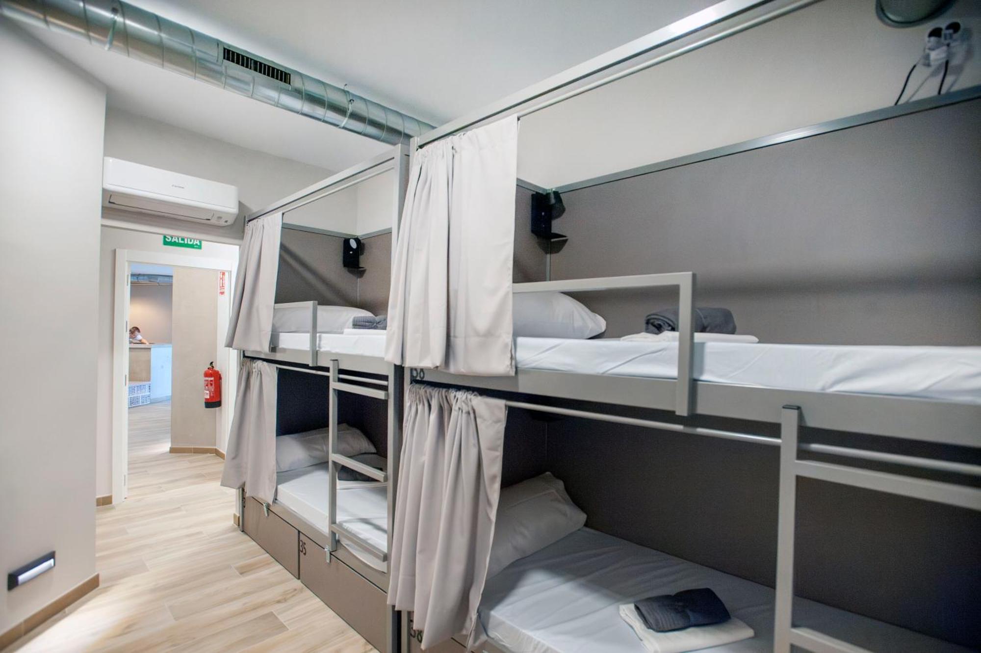 Hostel Dos Estaciones - Free Towels, Coffee & Tea, Remote Check-In Alicante Dış mekan fotoğraf